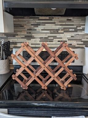 Vintage Accordion Wine Bottle/ Water Bottle Holder Wood Kitchen Accessory Brown